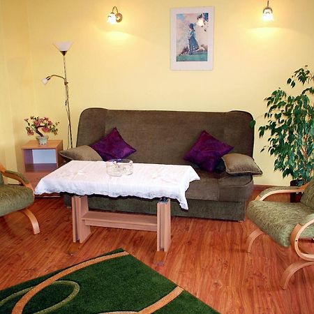 Bed and Breakfast Bajka Домбки Экстерьер фото